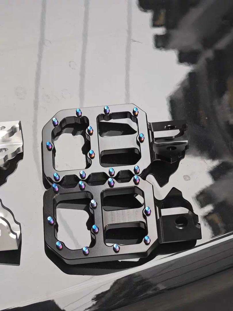 Wide Pegs