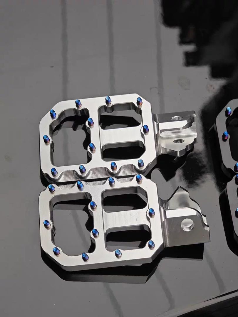 Wide Pegs
